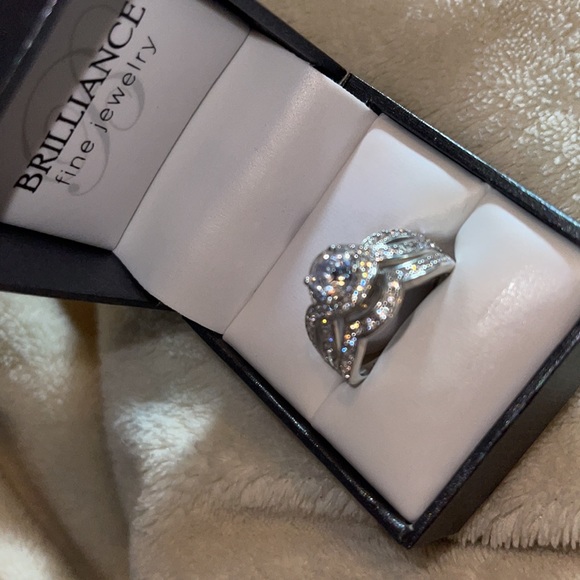 Beautiful Ring - Picture 10 of 10